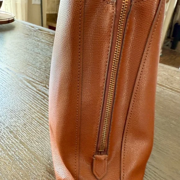 Fossil Wren Work Tote - Like new, only used once. Medium Brown - Picture 8 of 14